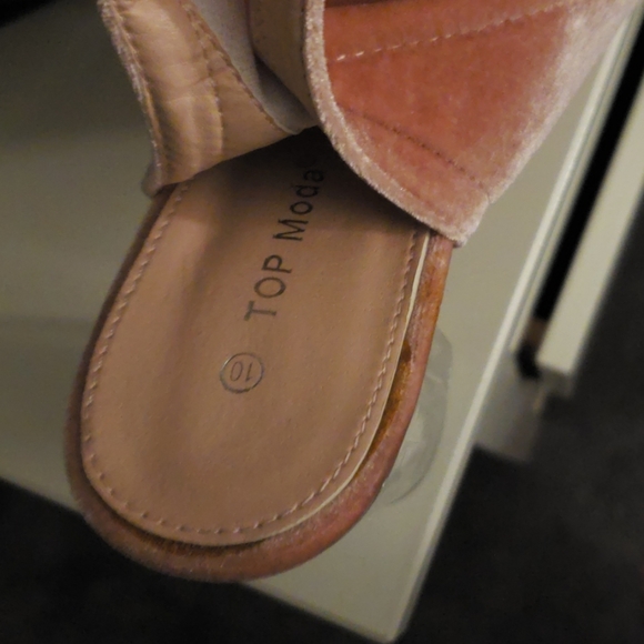 Like new pink open toe booties - Picture 3 of 6